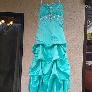 City studio size 3 prom dress